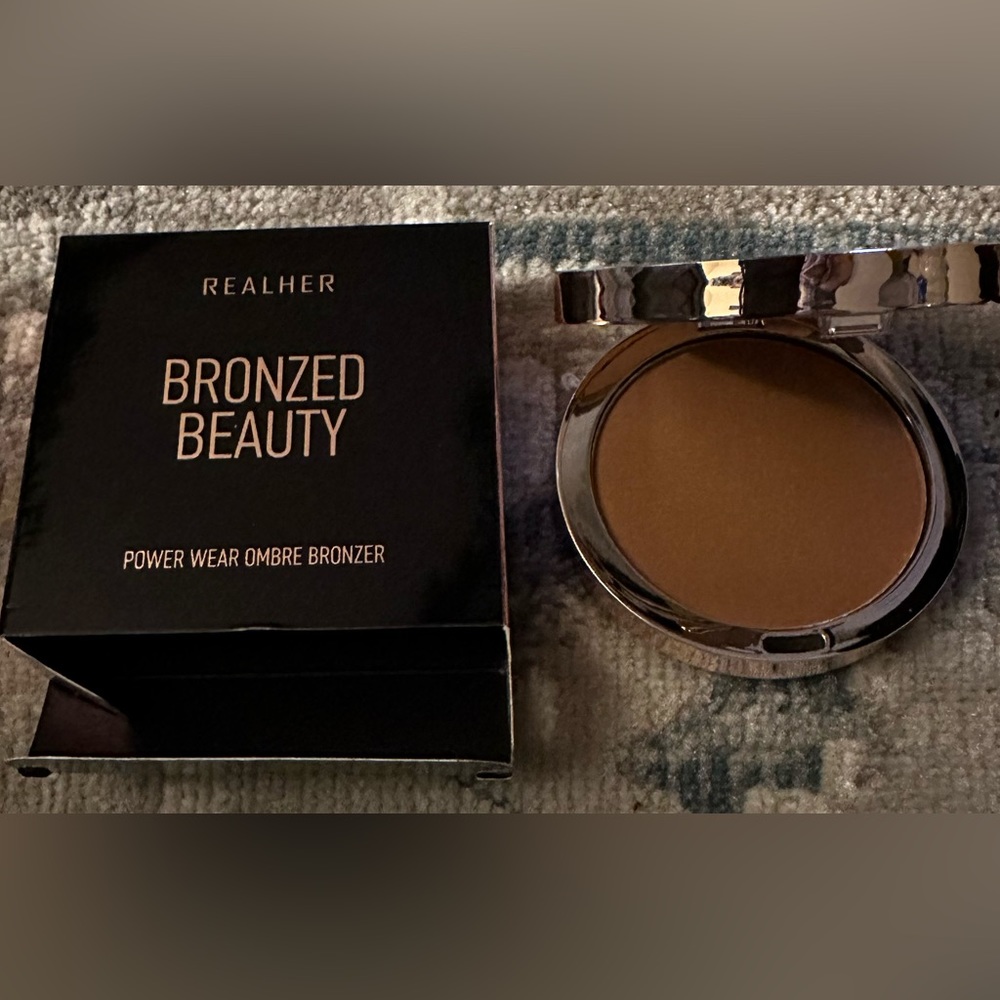 Power Wear Ombré Bronzer by REALHER
